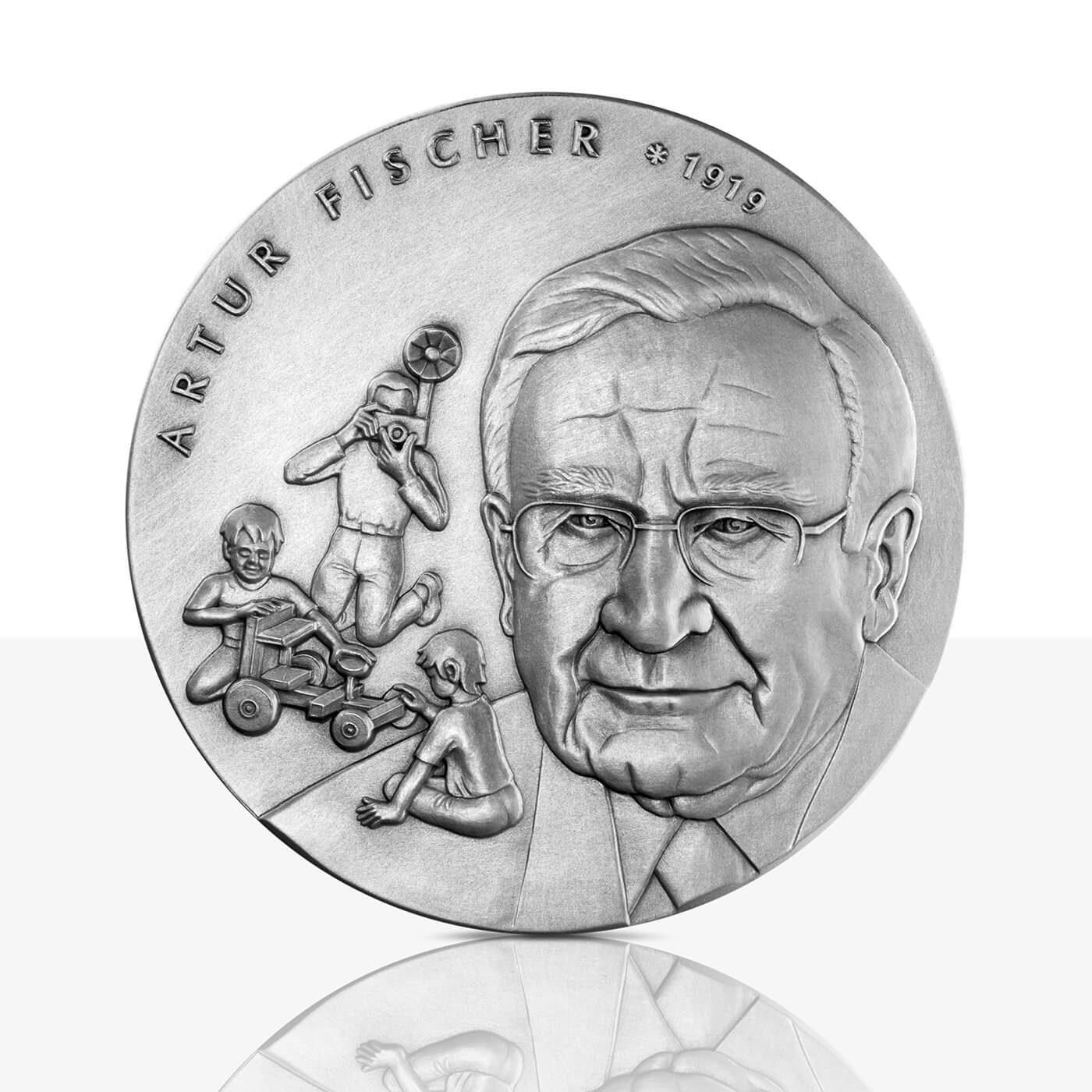 art medal Fischer silver front side